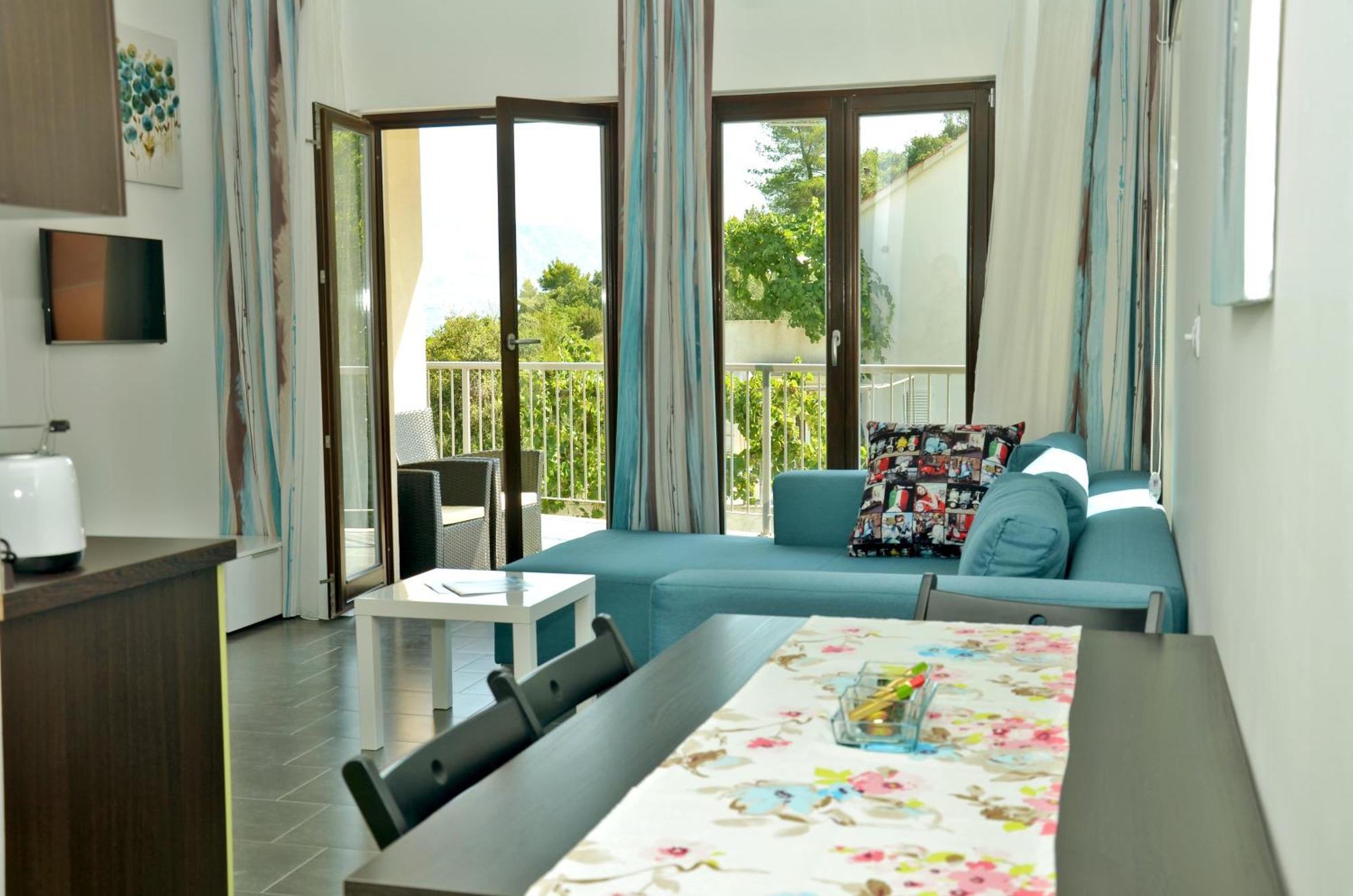 Lozna Residence Postira Exterior foto